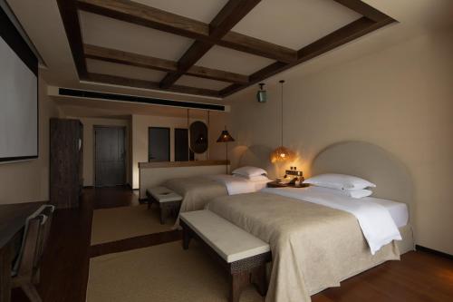 Twin Room with View