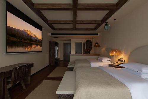 Twin Room with View
