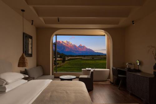 King Room with Mountain View