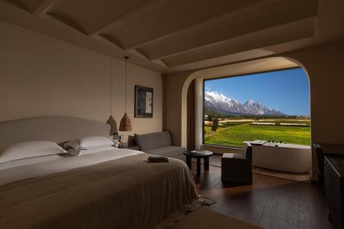 King Room with Mountain View