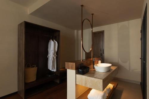 King Room with Mountain View