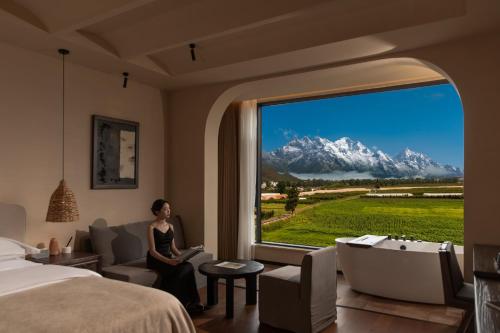 King Room with Mountain View