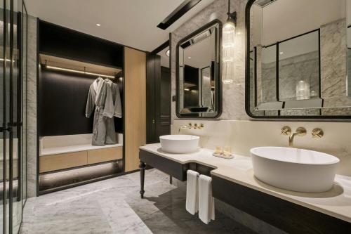 Sterling  One-Bedroom Vise Presidential King Suite