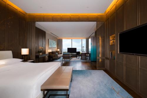 Premier King Room