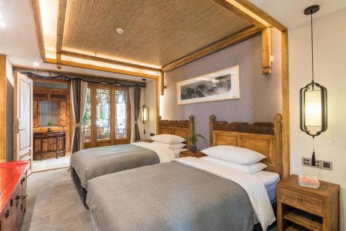 Standard Twin Room with Garden View