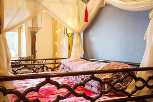 Queen Room with Spa Bath