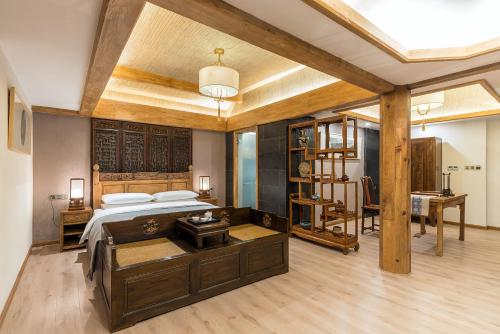 Suite with Garden View