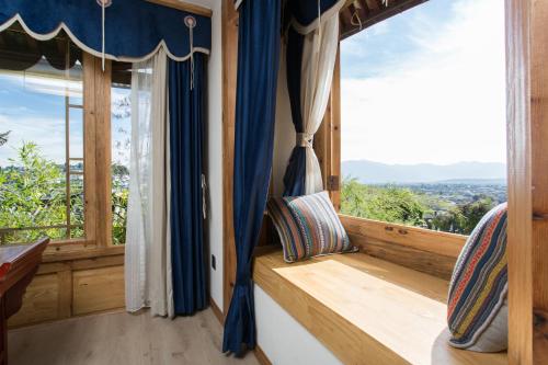 Suite with Garden View