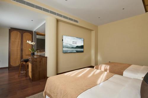 Twin Room with Lake View