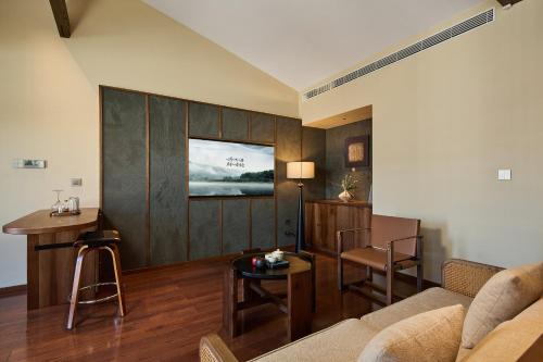 Premium King Room
