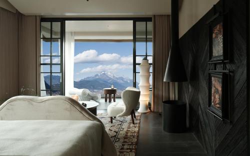 King Room with Mountain View