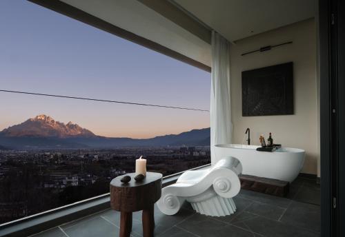 King Room with Mountain View