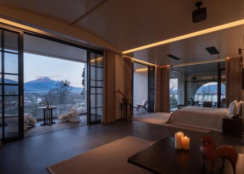 Superior King Suite