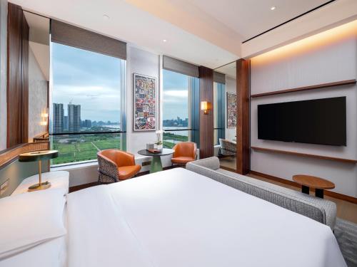 Deluxe King Room with River View