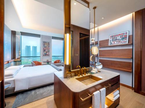 Deluxe King Room with River View