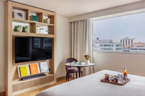 Superior ME with Terrace and Spa Access