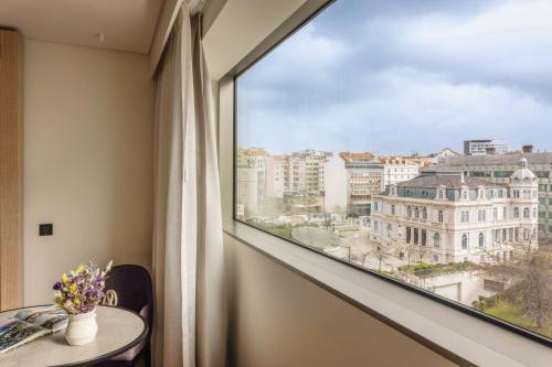 Superior ME Panoramic View with Spa Access