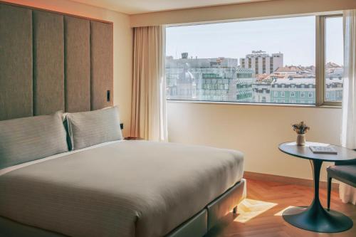 Superior ME Panoramic View with Spa Access