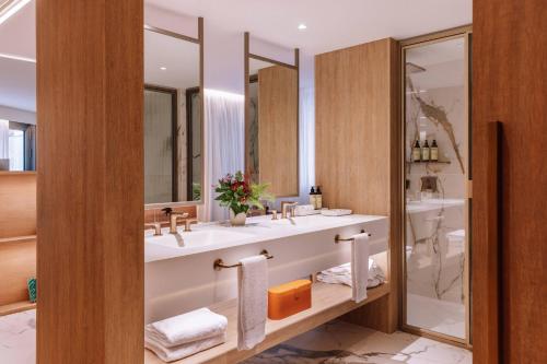 Extra ME+ Junior Suite with Terrace and Spa Access