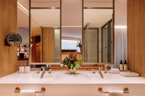 Extra ME+ Junior Suite with Terrace and Spa Access