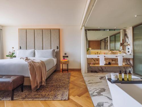 Beyond Me+ Suite with Spa Access