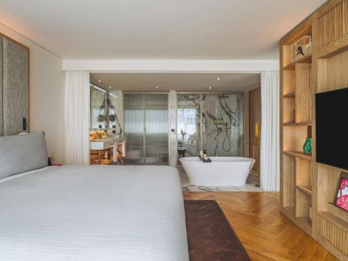Beyond ME+ Suite Marques de Pombal View