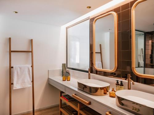 Extra ME + Junior Suite Oasis Access