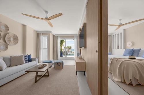 Sea View Suite with Pool