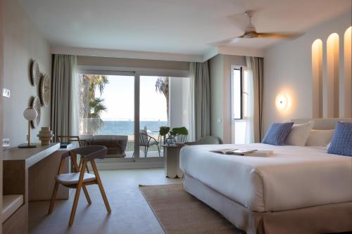 Premium Deluxe Sea View Room with Pool