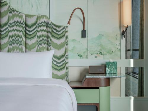 Serenity Suite, Lakeview