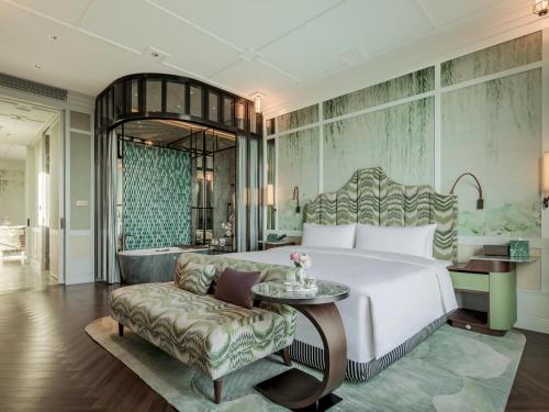 Serenity Suite, Garden View