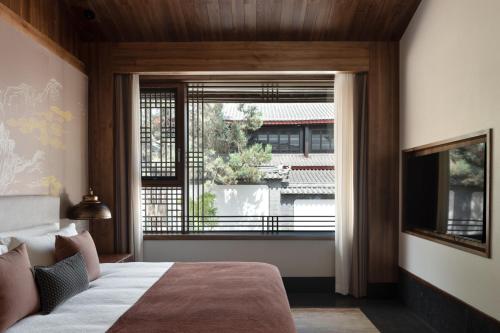 Queen Room with Garden View