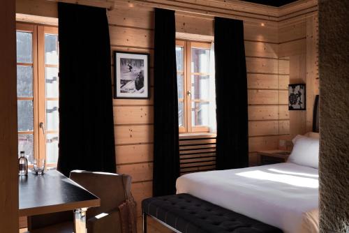 Suite with Mountain View