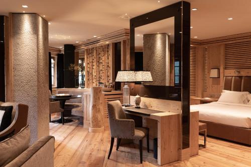 Presidential Suite with Mountain View