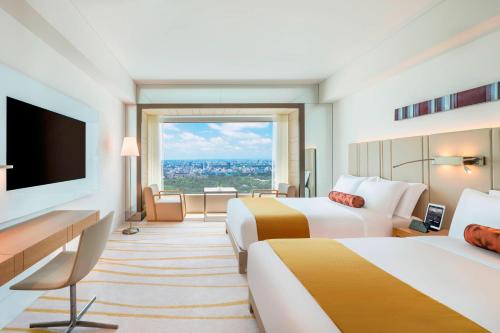 Club Deluxe Premier Twin Room with Club Lounge Access
