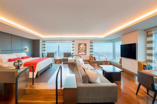 One-Bedroom Designer's King Suite with Club Lounge Access
