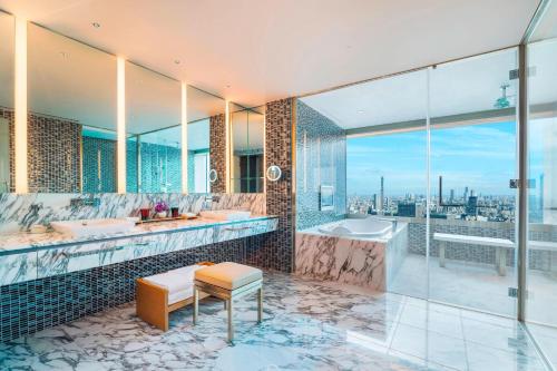 One-Bedroom Designer's King Suite with Club Lounge Access
