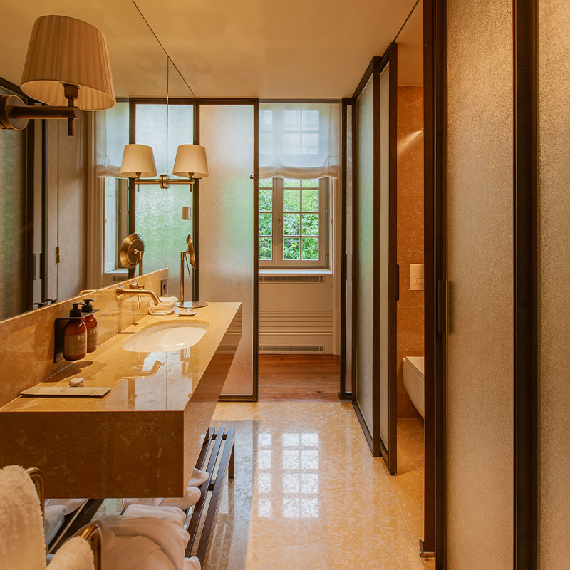 Garden Honour Room