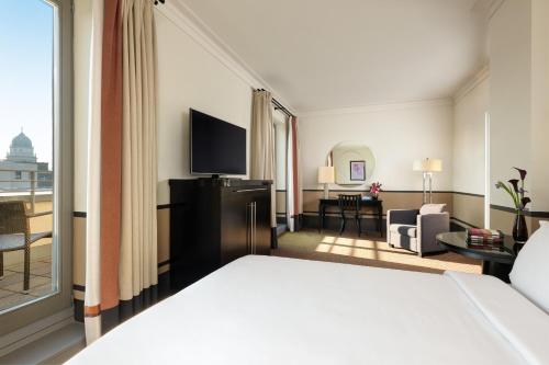 Deluxe Double or Twin Room with Balcony