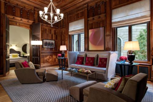 Luxury Suite
