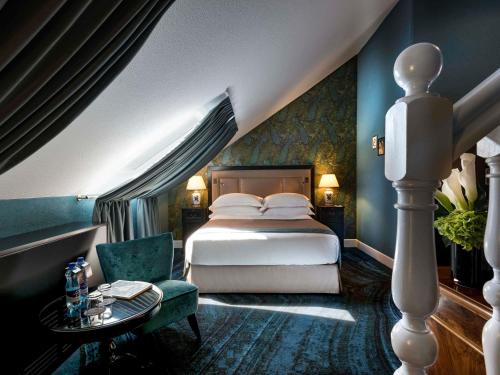 Duplex Room