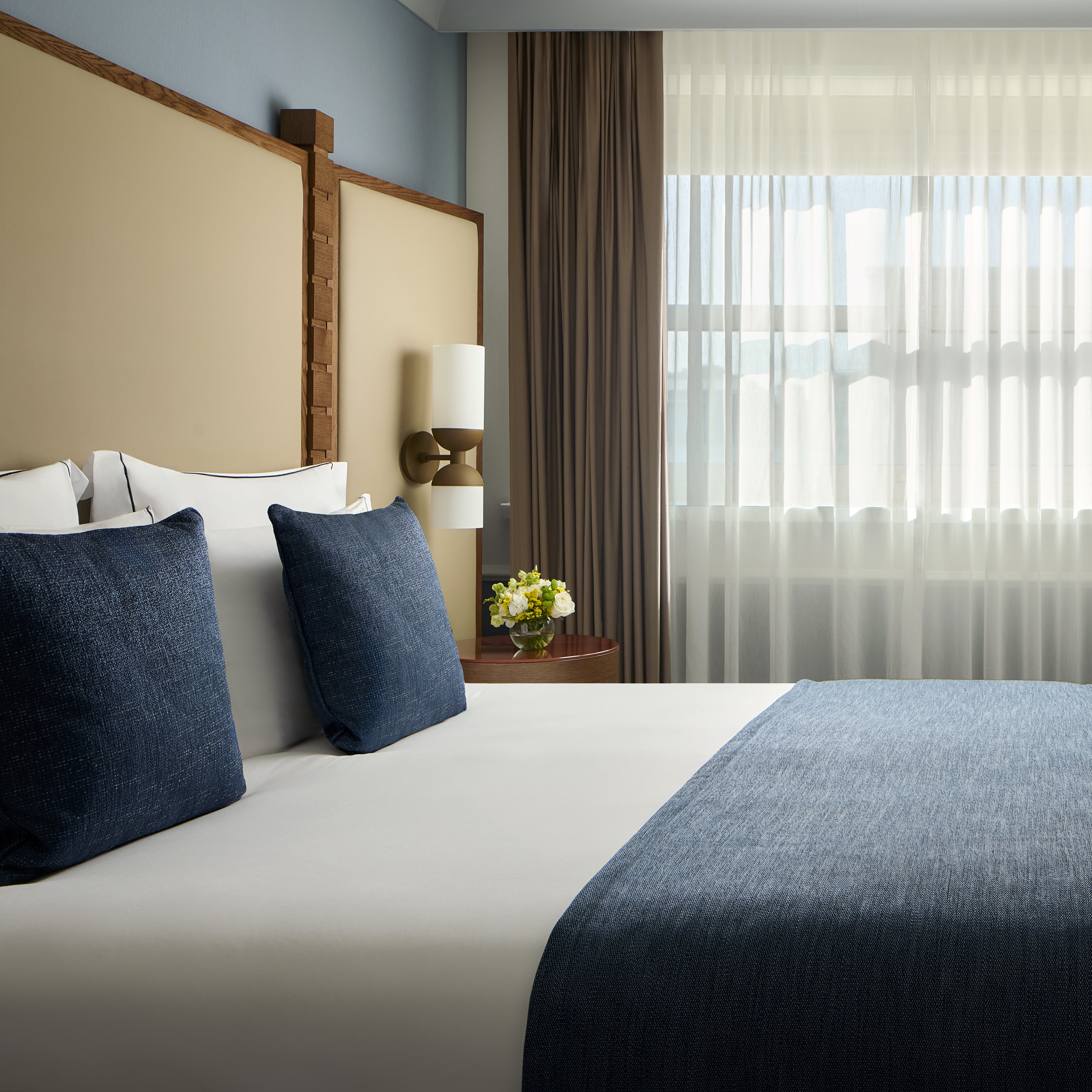 Executive Suite Signature
