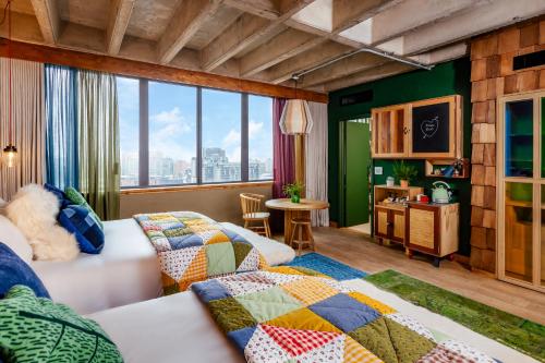 Deluxe Queen Room with Two Queen Beds