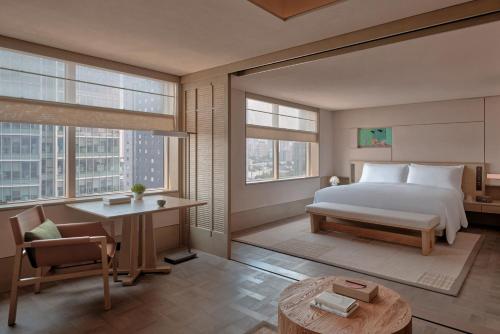 Deluxe King Suite