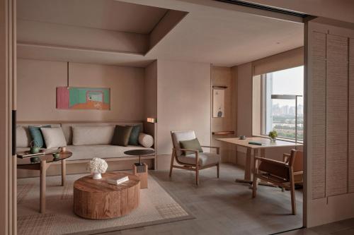 Deluxe Twin Suite