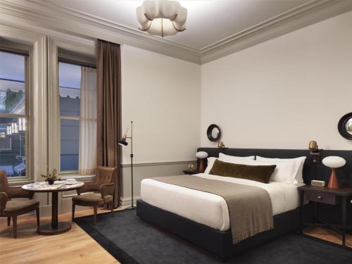 King Room with Courtyard View