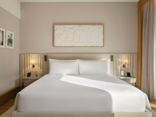 Rising Light Guestroom with Sea View