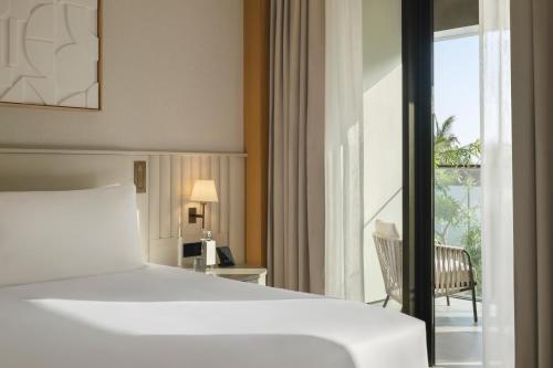 Rising Light Guestroom with Sea View