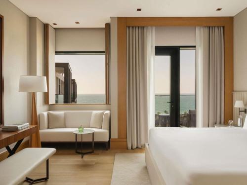 Rising Light Guestroom with Sea View
