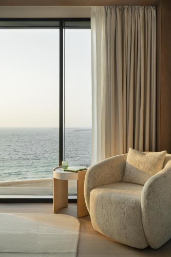 Breaking Waves Suite with Terrace